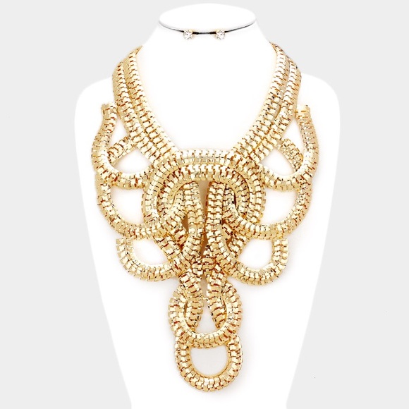 Gold Linked Chain Necklace Set - Picture 1 of 2